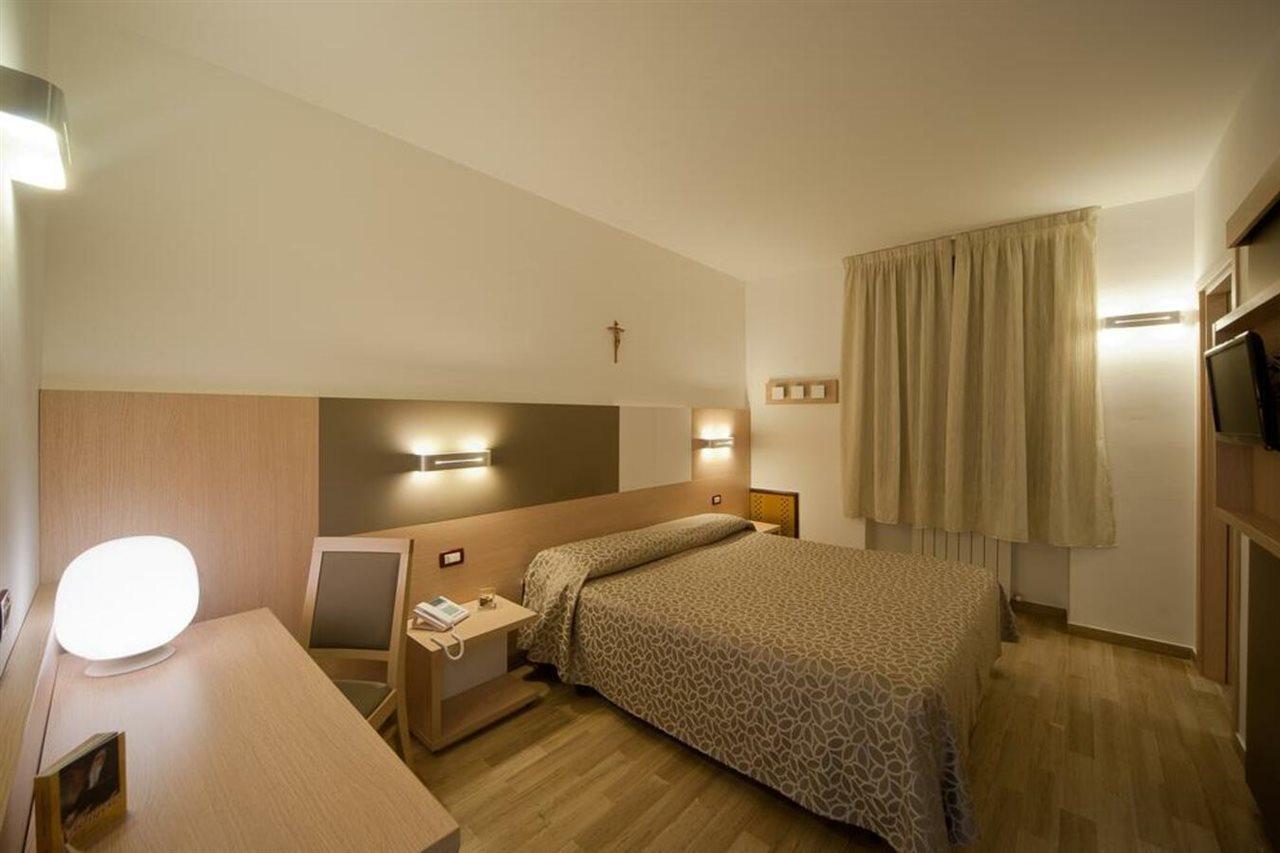 Hotel Delle Rose Кашія Екстер'єр фото