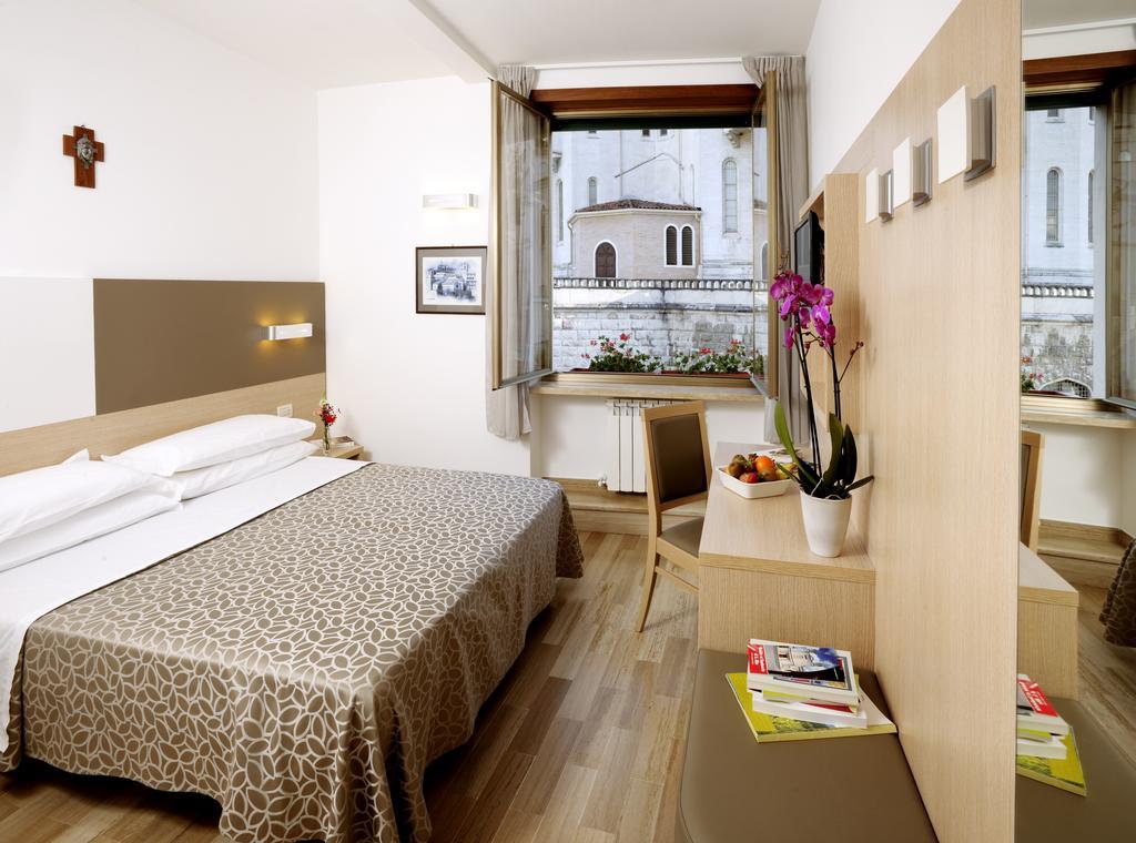 Hotel Delle Rose Кашія Екстер'єр фото
