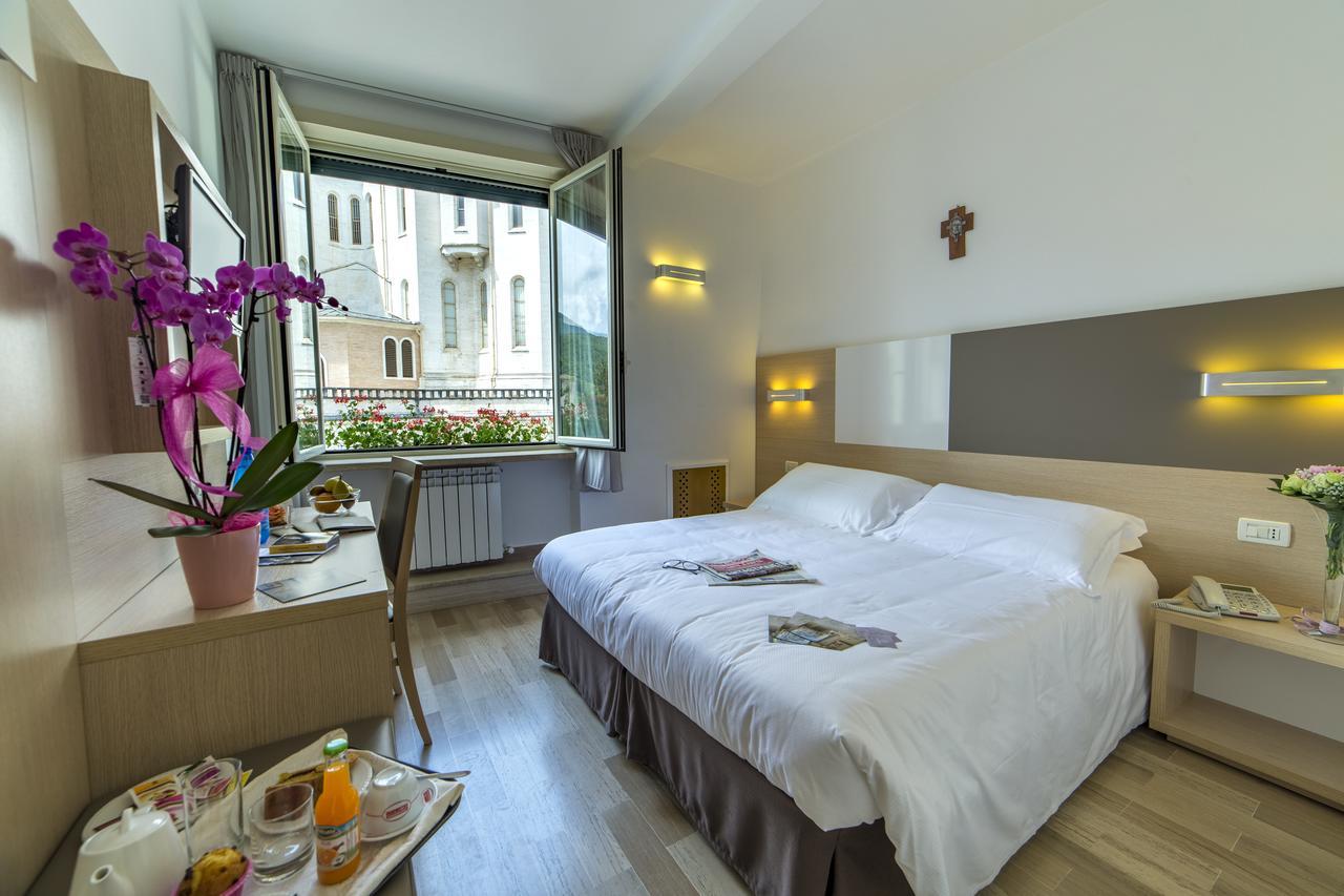 Hotel Delle Rose Кашія Екстер'єр фото