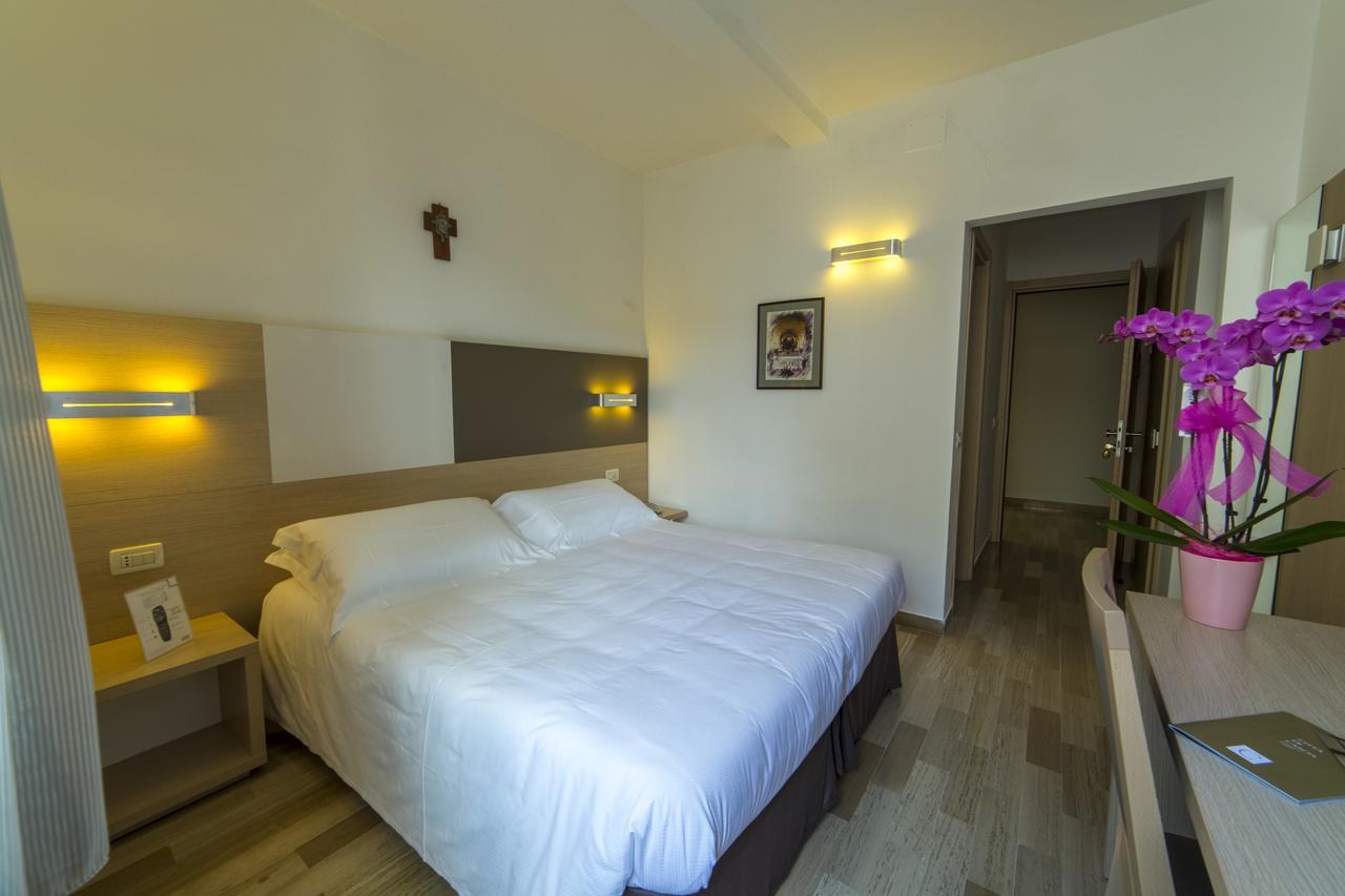 Hotel Delle Rose Кашія Екстер'єр фото