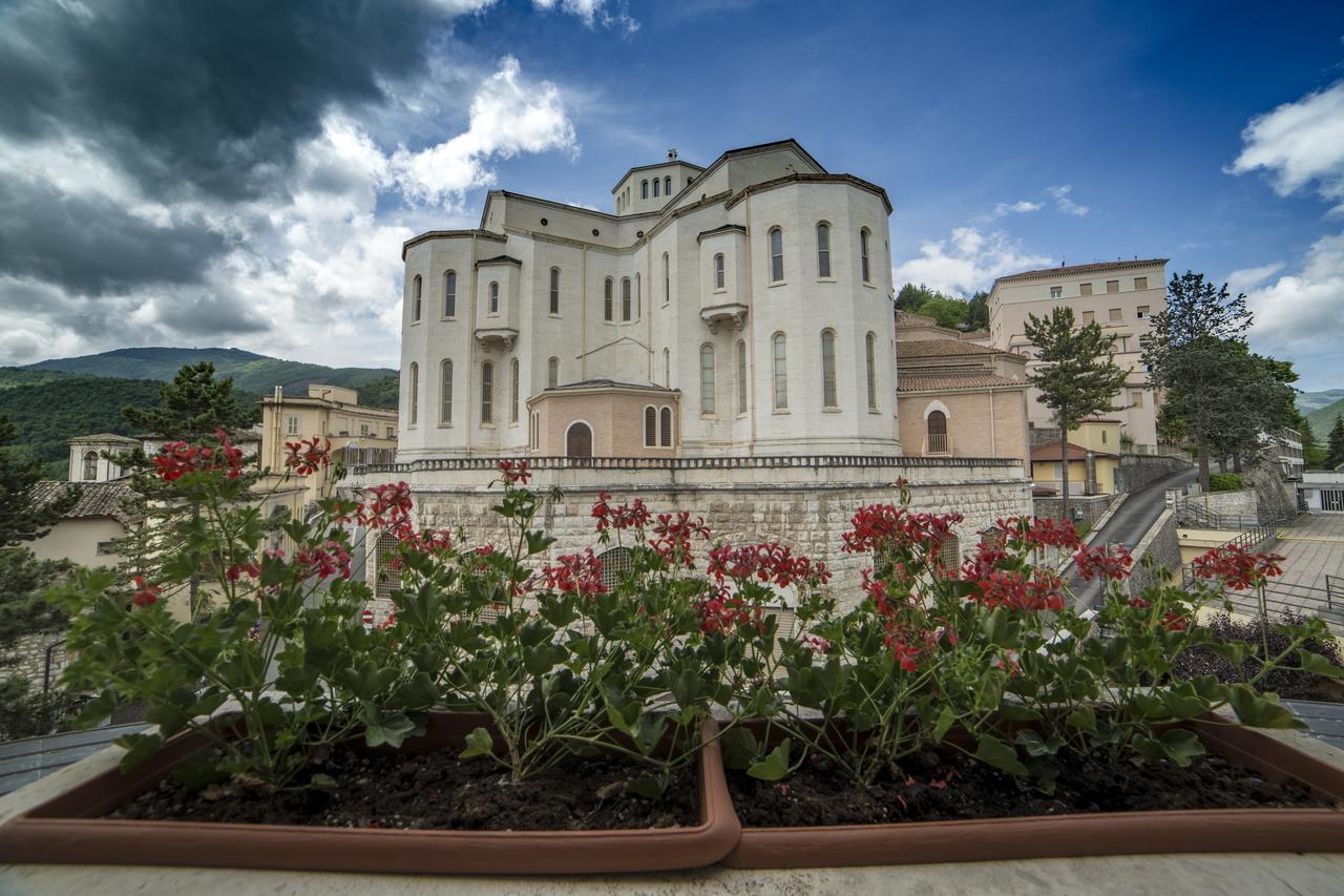 Hotel Delle Rose Кашія Екстер'єр фото