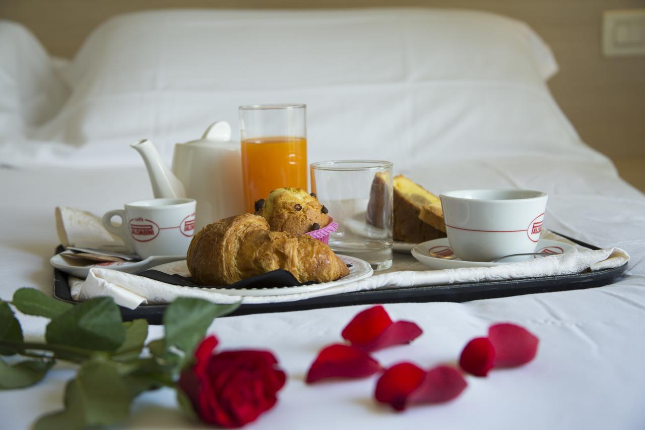 Hotel Delle Rose Кашія Екстер'єр фото